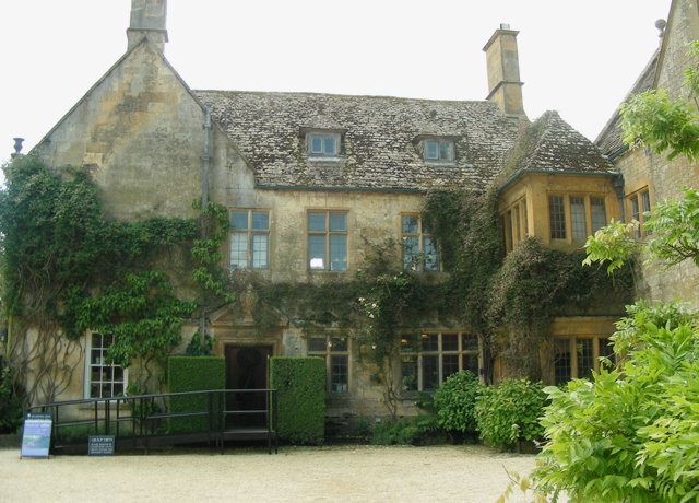 cotswoldshidcotemanor.jpg